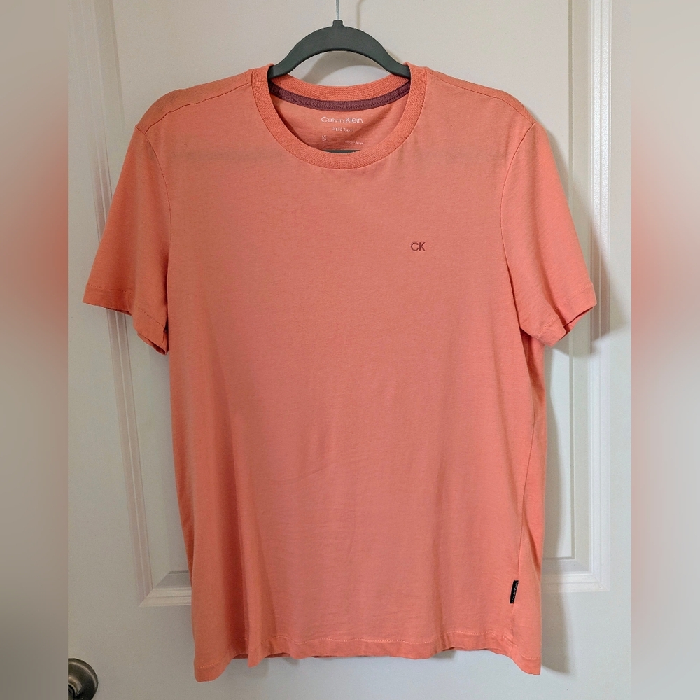 Calvin Klein Men's Pink T-Shirt